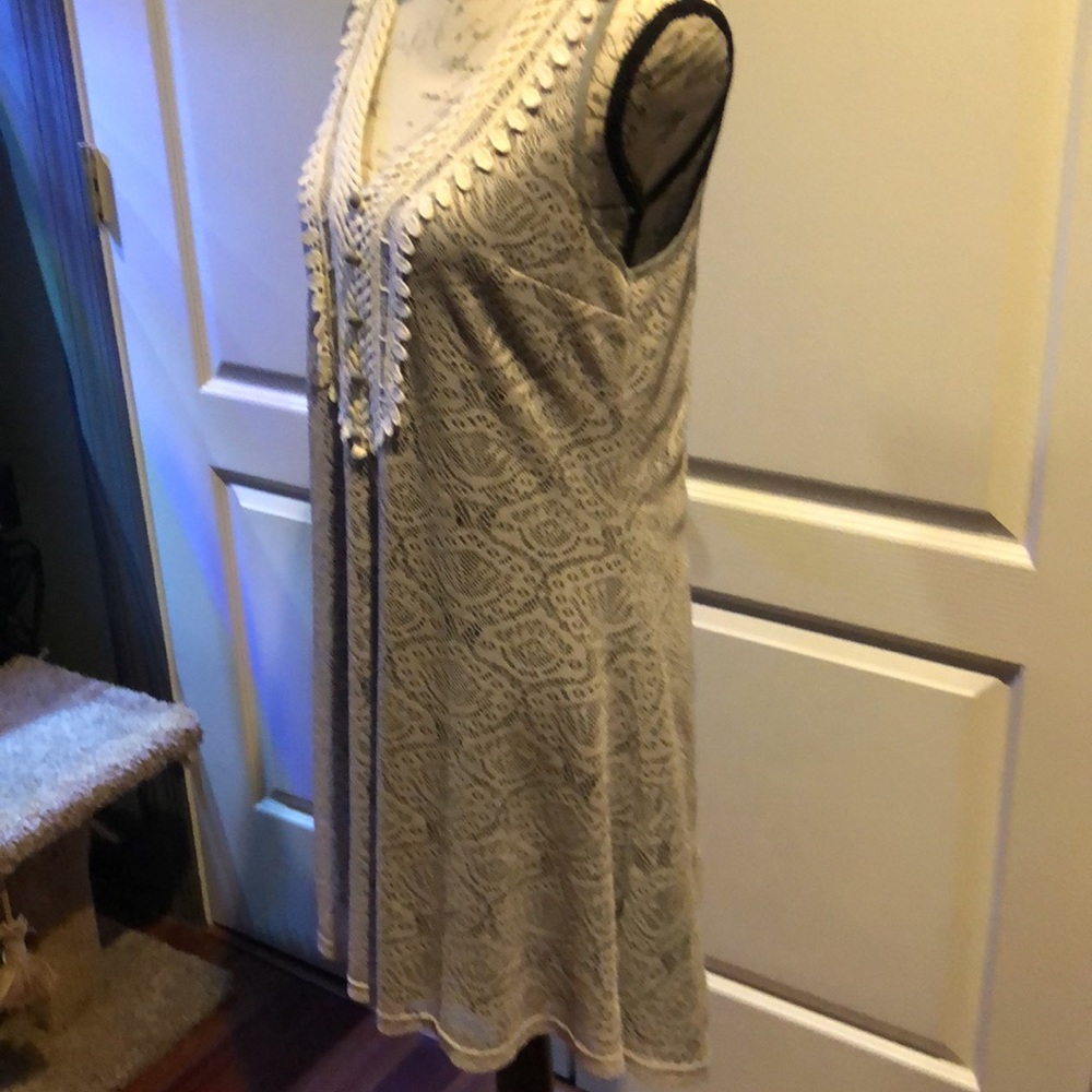 A’reve sleeveless dress - Picture 9 of 13